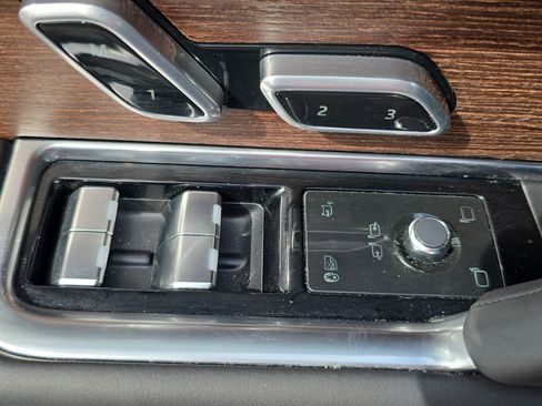 Certified 2025 Land Rover Range Rover Long Wheelbase Autobiography AWD/4WD image 29