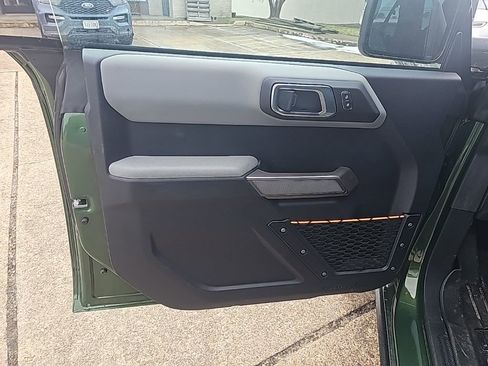 Used 2023 Ford Bronco Badlands image 14