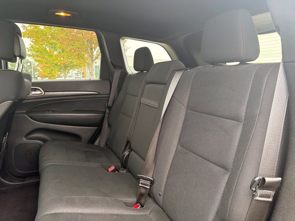 Used 2015 Jeep Grand Cherokee Laredo w/ Quick Order Package 23E AWD/4WD image 14