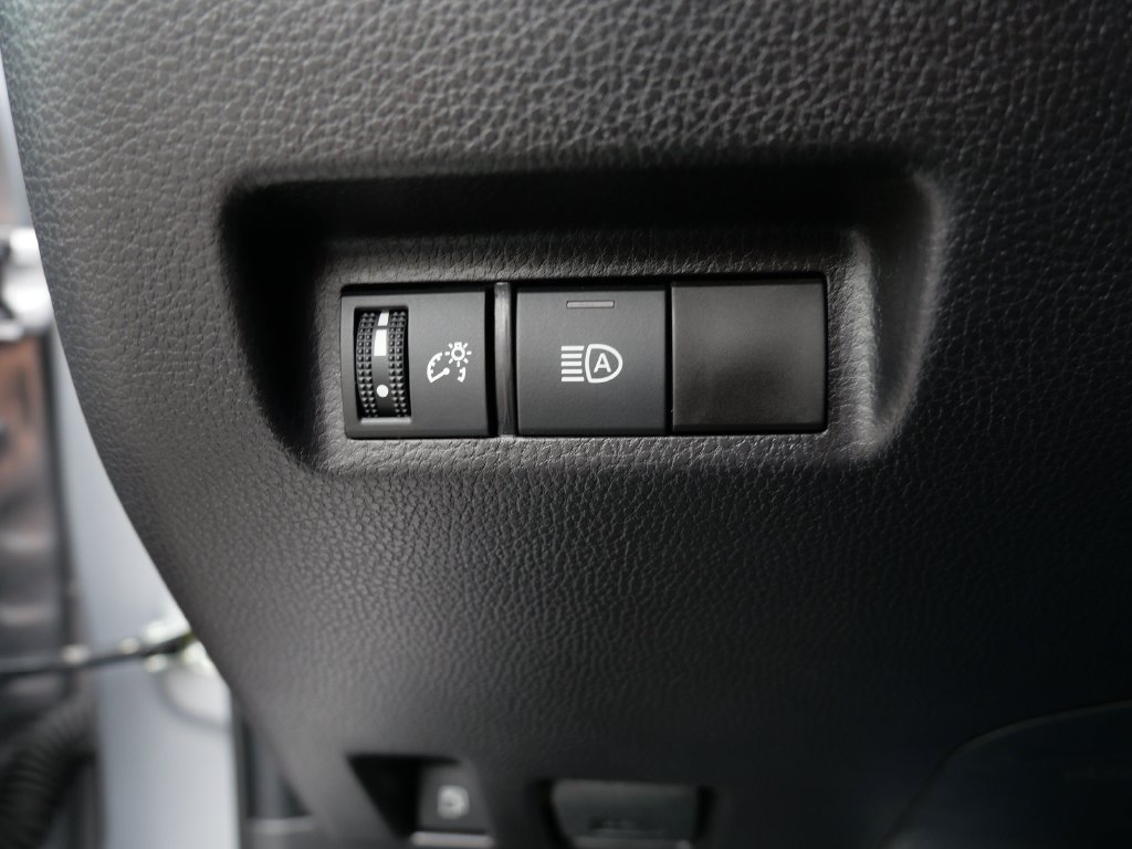 Certified 2025 Toyota RAV4 LE AWD/4WD image 28