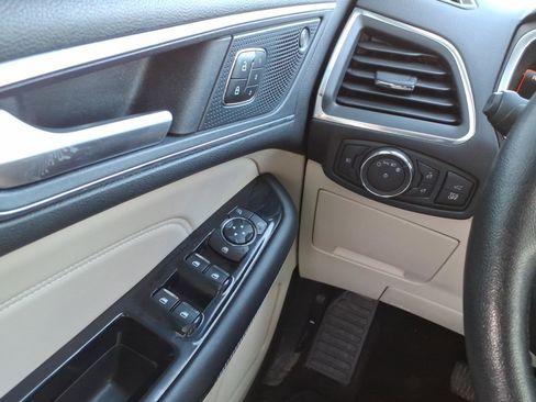 Used 2019 Ford Edge Titanium w/ Cold Weather Package image 22