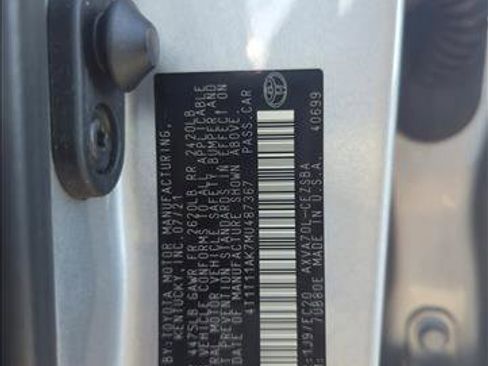 Used 2021 Toyota Camry SE w/ Convenience Package FWD image 28