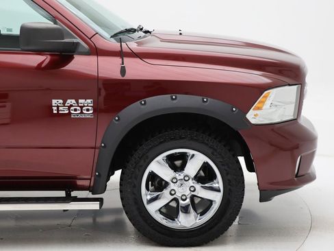 Used 2019 RAM 1500 Express w/ Express Value Package AWD/4WD image 4