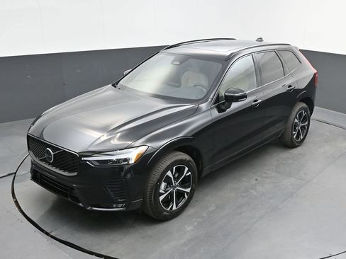 New 2026 Volvo XC60 B5 Core w/ Climate Package image 23