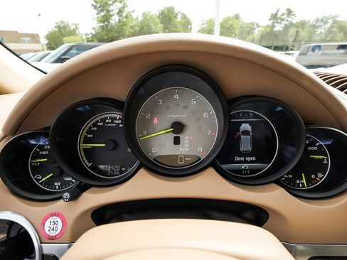 Used 2016 Porsche Cayenne S AWD/4WD image 24