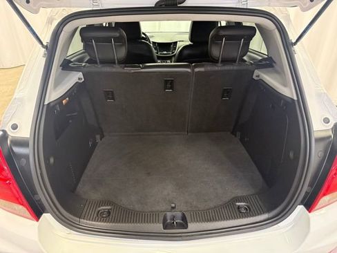 Used 2018 Chevrolet Trax LT w/ LT Convenience Package image 24