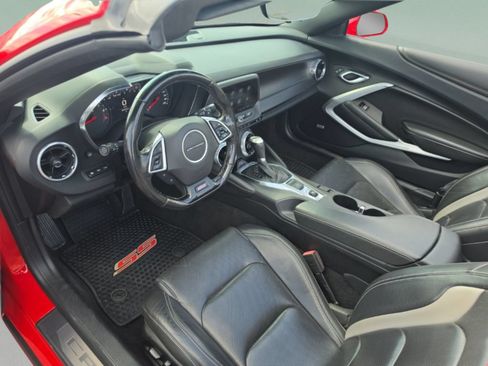 Used 2020 Chevrolet Camaro SS RWD image 19