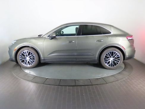 Certified 2025 Porsche Macan 4S Electric AWD/4WD image 2