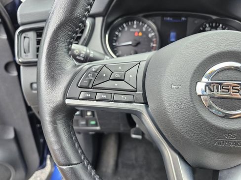 Used 2019 Nissan Rogue SV w/ Premium Package FWD image 25