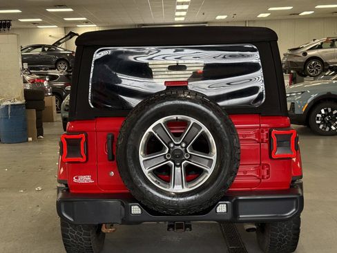 Used 2019 Jeep Wrangler Unlimited Sahara image 6