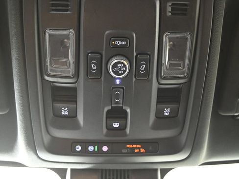Used 2025 Chevrolet Tahoe High Country w/ Sun And Tow Package AWD/4WD image 35