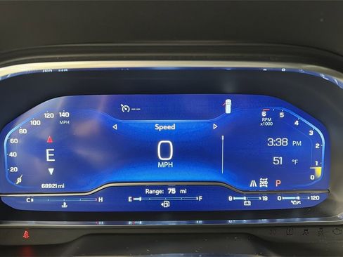 Used 2023 Chevrolet Suburban Premier image 15