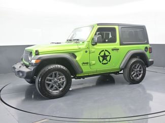 Used 2025 Jeep Wrangler Sport video 2