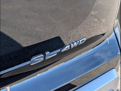 Used 2025 Nissan Pathfinder SL image 9