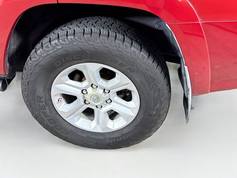 Used 2014 Toyota 4Runner SR5 RWD image 37