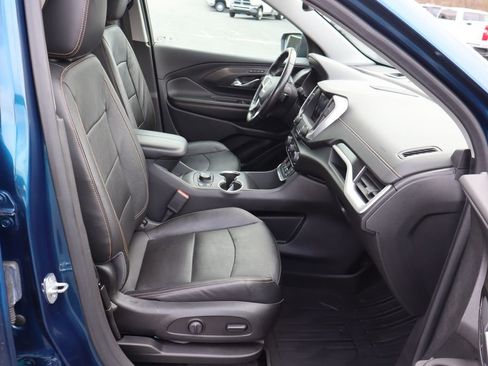 Used 2021 GMC Terrain SLT w/ LPO, Dark Accent Package AWD/4WD image 20