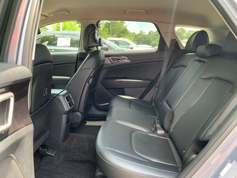 Used 2024 Kia Sportage EX FWD image 24