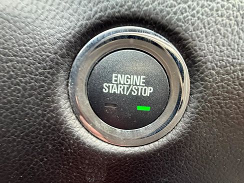 Used 2016 Cadillac SRX Luxury FWD image 18