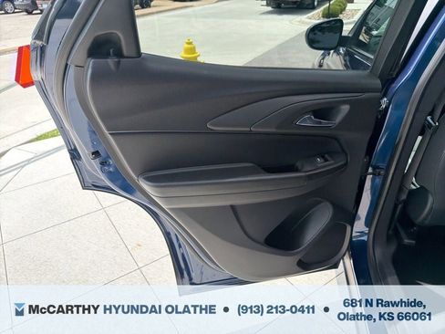 Used 2022 Chevrolet TrailBlazer LT w/ Convenience Package FWD image 16