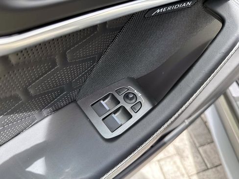 Used 2020 Jaguar F-TYPE SVR AWD/4WD image 15