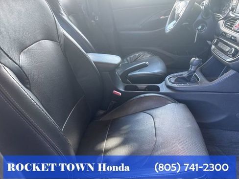 Used 2019 Hyundai Elantra GT image 12