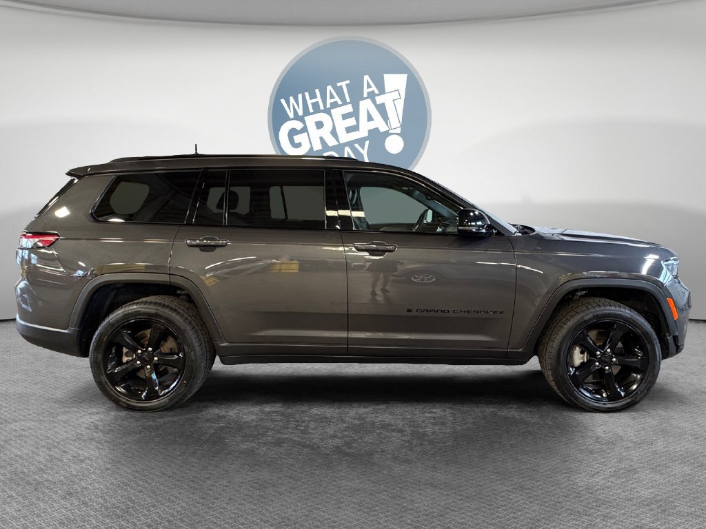 Used 2024 Jeep Grand Cherokee L Altitude AWD/4WD image 2
