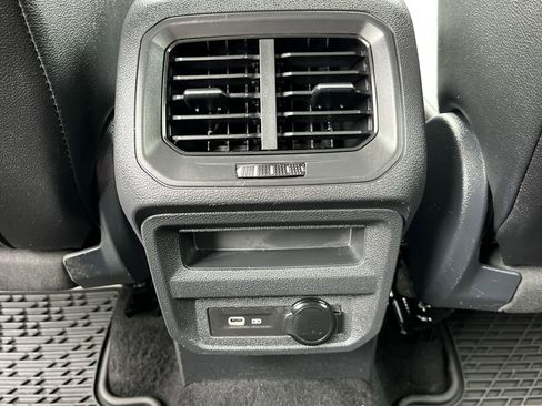Used 2023 Volkswagen Tiguan SE AWD/4WD image 24