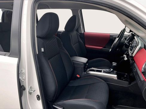 Used 2022 Toyota Tacoma SR5 image 7