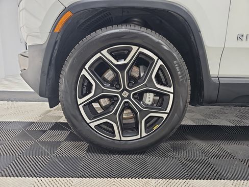 Used 2024 Rivian R1S Adventure AWD/4WD image 9