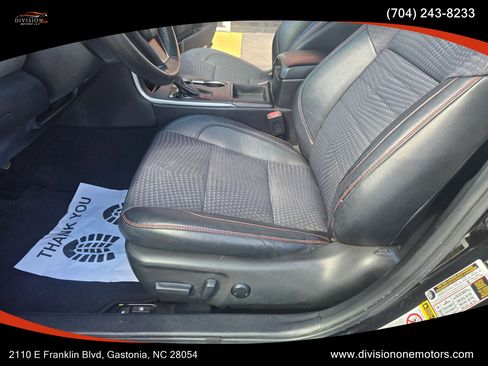 Used 2015 Toyota Camry SE image 6