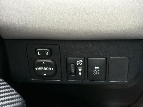 Used 2014 Toyota RAV4 XLE image 29