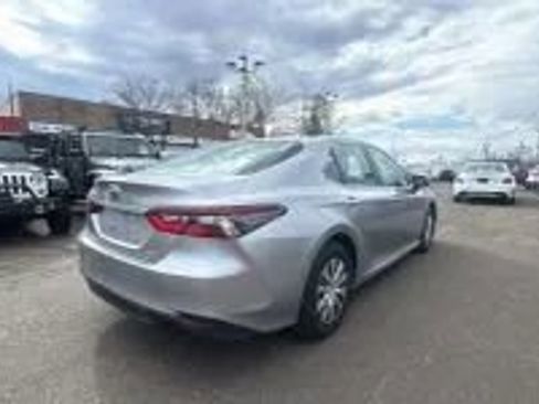 Used 2023 Toyota Camry LE FWD image 5