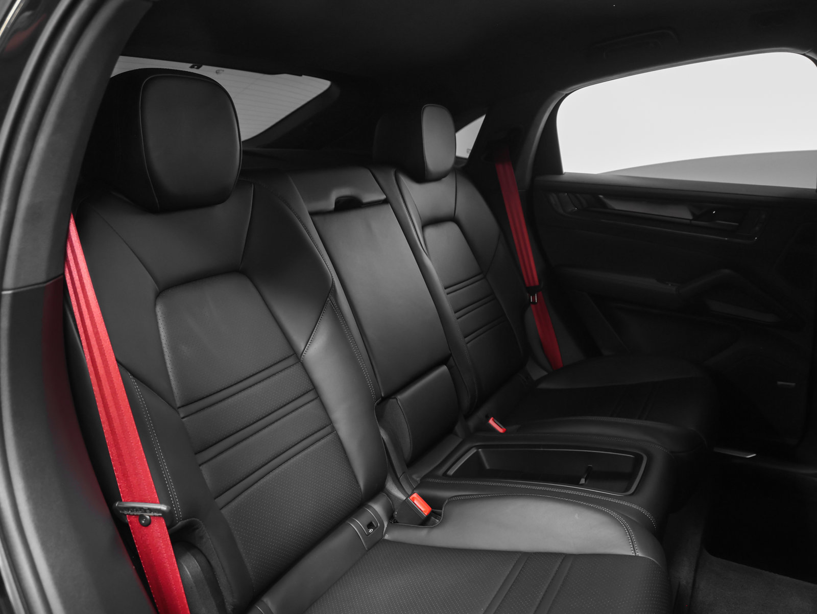 Certified 2024 Porsche Cayenne Turbo GT AWD/4WD image 32