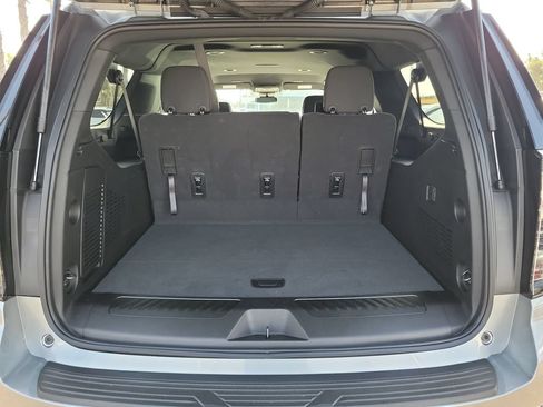 Used 2026 Chevrolet Suburban LS RWD image 20