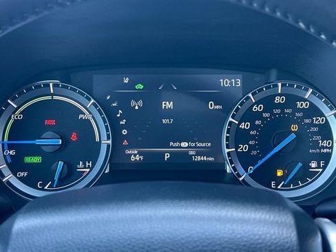 Used 2022 Toyota Highlander XLE AWD/4WD image 29