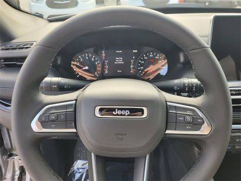 New 2026 Jeep Compass Latitude image 28