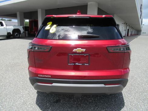 Used 2026 Chevrolet Equinox LT FWD image 6