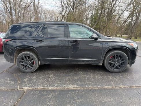 Used 2021 Chevrolet Traverse Premier w/ Redline Edition image 2