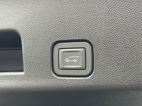 New 2026 GMC Acadia Elevation image 28