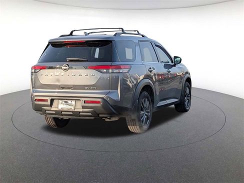 Used 2022 Nissan Pathfinder SV image 5