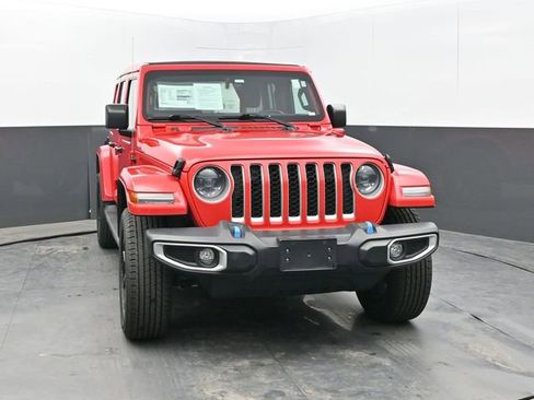 Used 2023 Jeep Wrangler Unlimited Sahara w/ Cold Weather Group AWD/4WD image 8