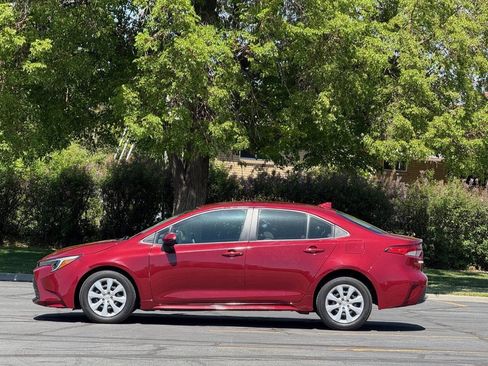 Used 2025 Toyota Corolla LE FWD image 7
