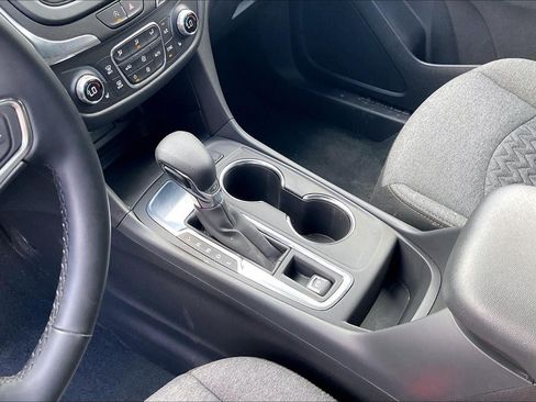 Used 2024 Chevrolet Equinox LT w/ LPO, Floor Liner Package FWD image 18