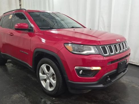 Used 2018 Jeep Compass Latitude w/ Popular Equipment Group AWD/4WD image 5