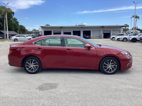 Used 2016 Lexus ES 350 w/ Navigation System Package FWD image 3