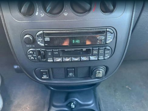 Used 2005 Chrysler PT Cruiser Limited image 17