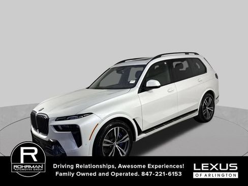 Used 2026 BMW X7 xDrive40i w/ M Sport Package AWD/4WD image 2