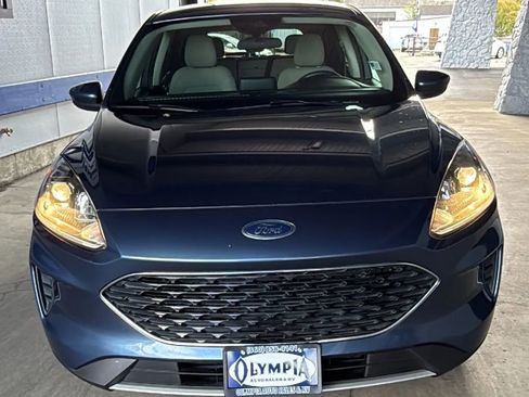 Used 2020 Ford Escape SE FWD image 3
