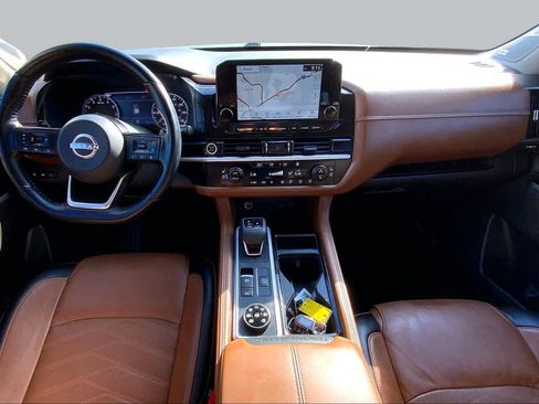 Used 2022 Nissan Pathfinder Platinum AWD/4WD image 14