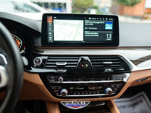 Used 2022 BMW 540i w/ M Sport Package image 31